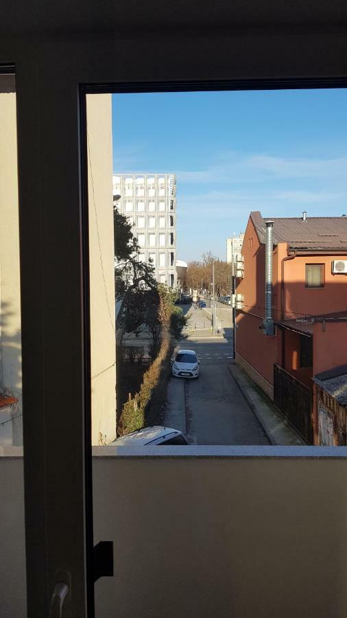 Aparthotel Arena Cluj Napoca Bagian luar foto